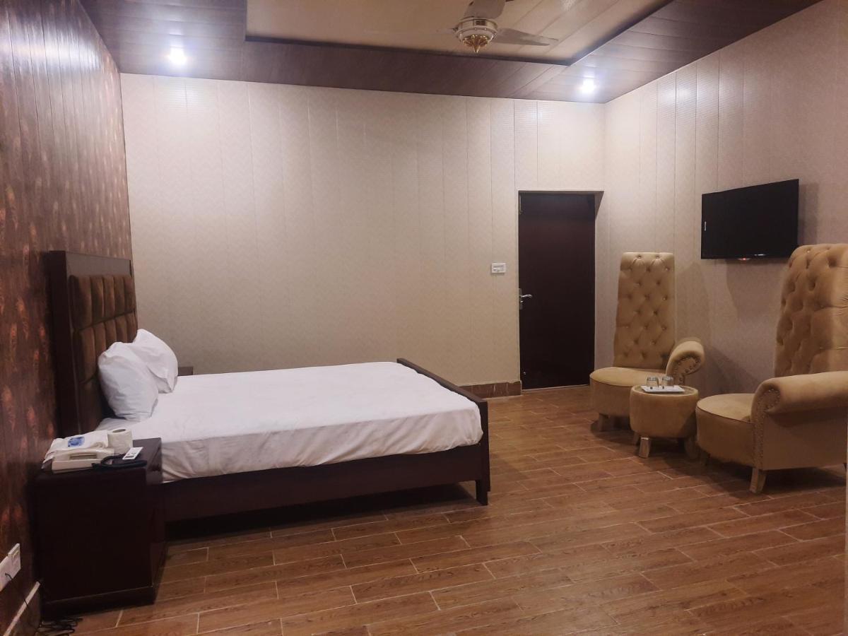 Royal Fort Executive Hotel Gulberg Lahore Exterior photo