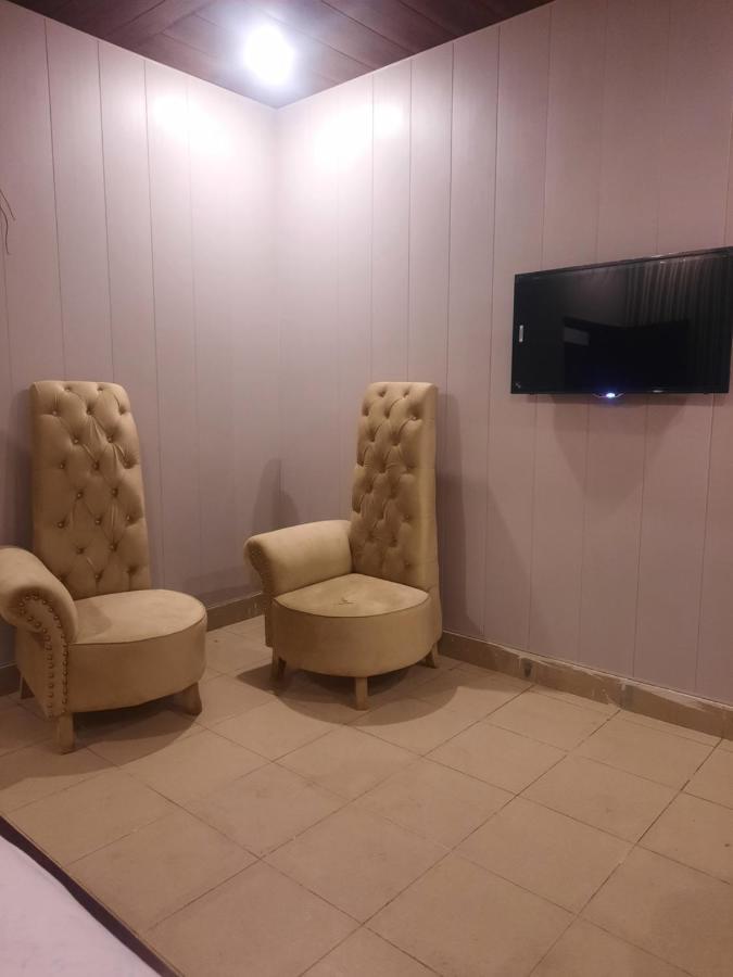 Royal Fort Executive Hotel Gulberg Lahore Exterior photo
