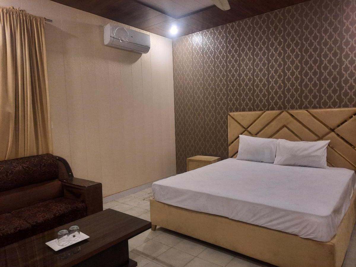 Royal Fort Executive Hotel Gulberg Lahore Exterior photo