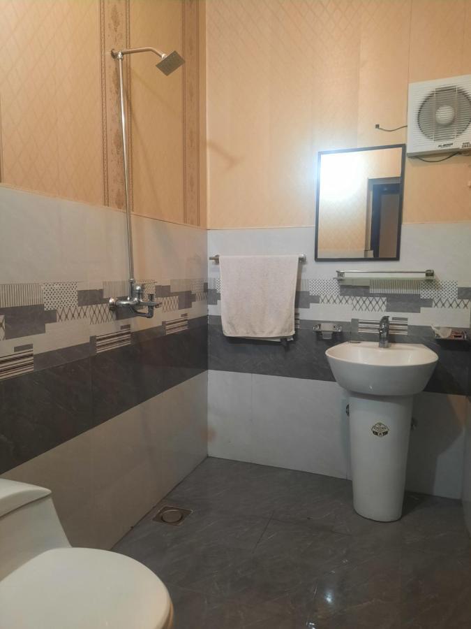 Royal Fort Executive Hotel Gulberg Lahore Room photo
