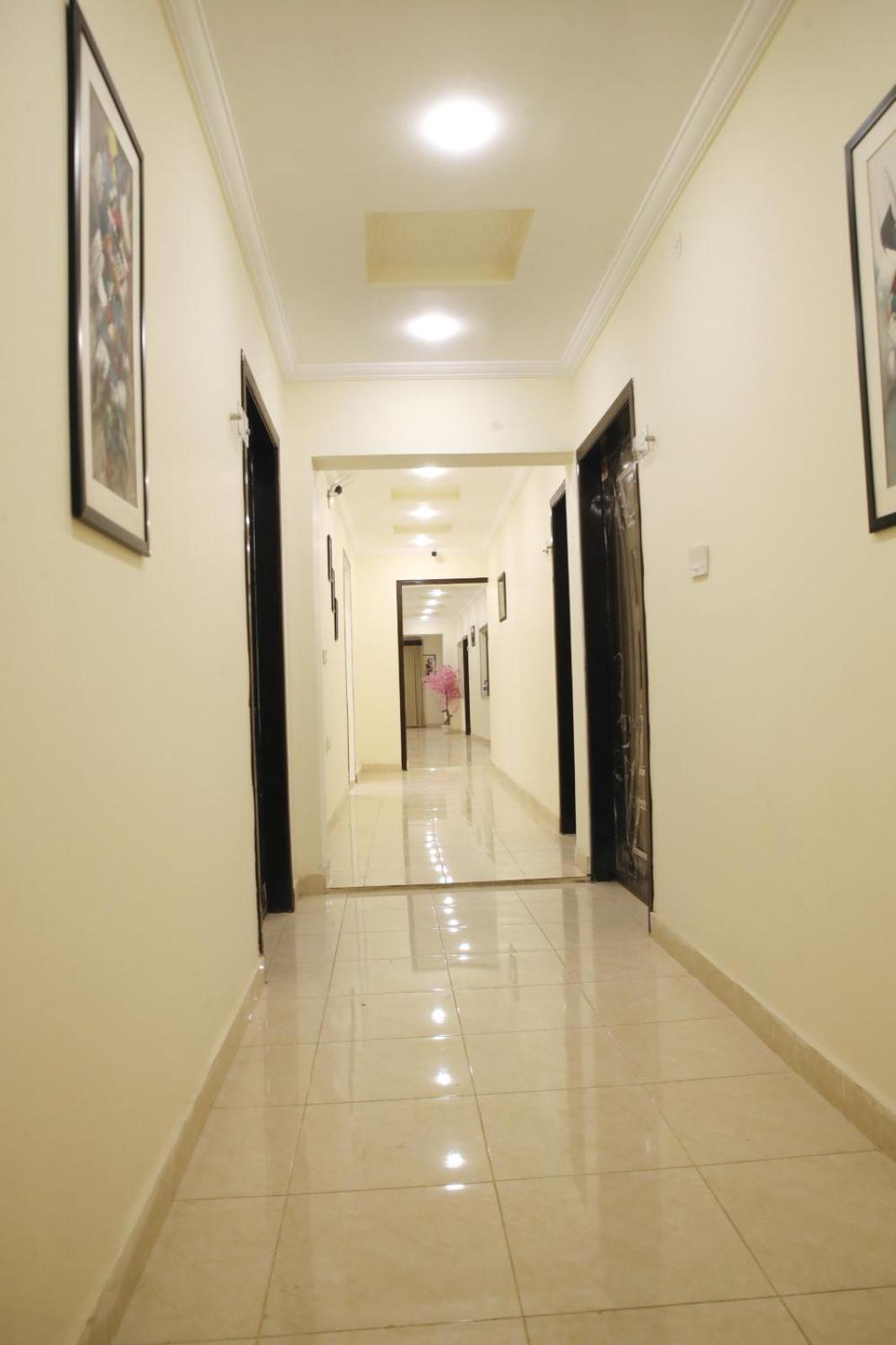 Royal Fort Executive Hotel Gulberg Lahore Exterior photo