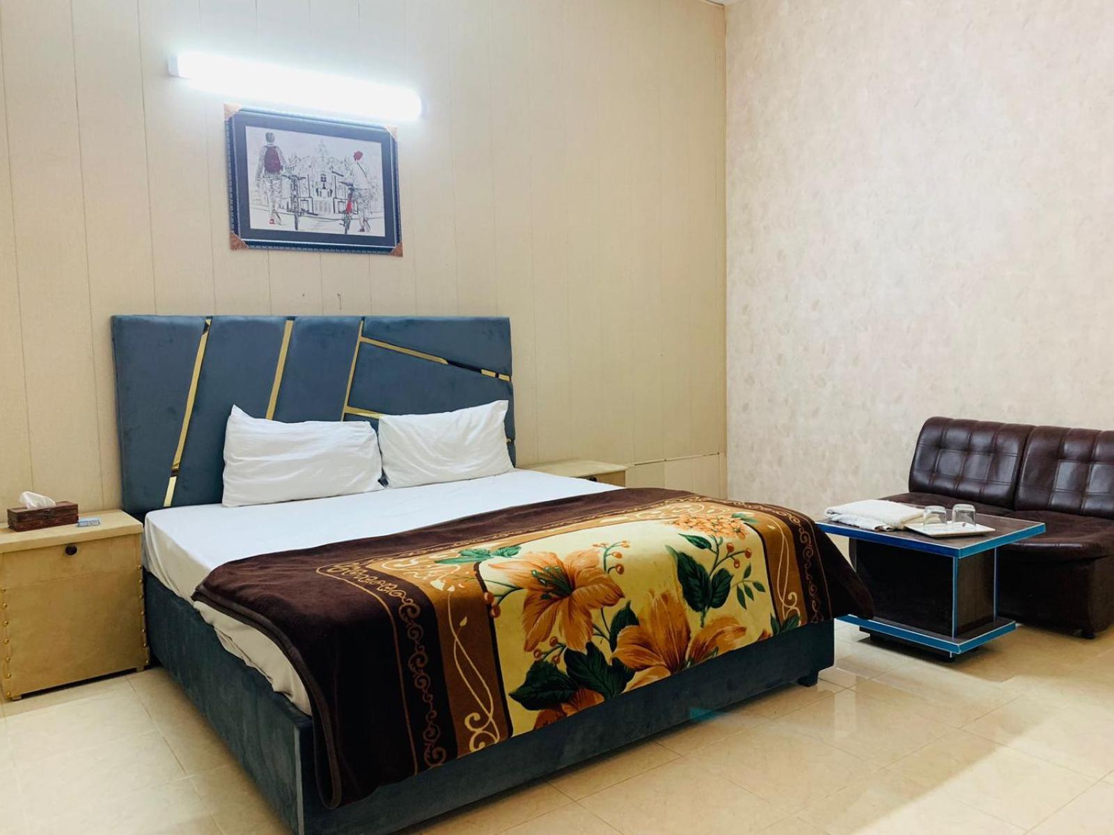 Royal Fort Executive Hotel Gulberg Lahore Exterior photo
