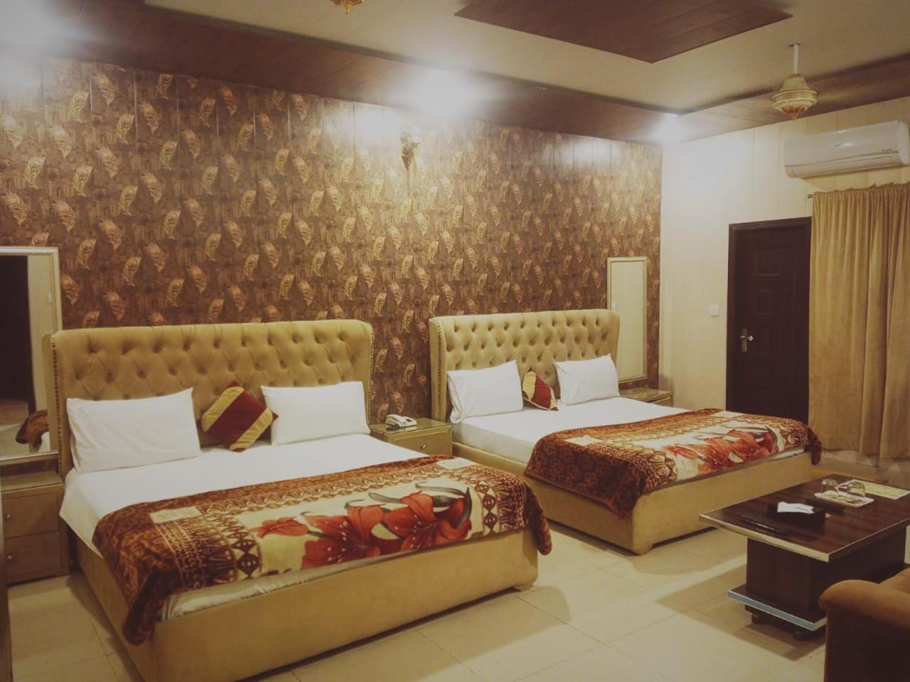 Royal Fort Executive Hotel Gulberg Lahore Exterior photo